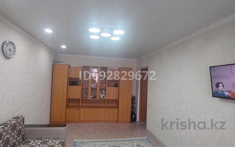 2-комнатная квартира, 47 м², 5/5 этаж, Есенберлина 23 за 11 млн 〒 в Жезказгане — фото 2