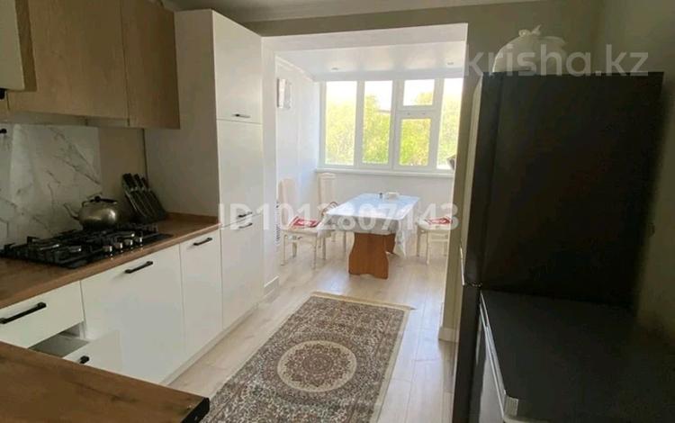 3-бөлмелі пәтер · 75 м² · 2/5 қабат, Аззатык 71, бағасы: 300 000 ₸ в Атырау — фото 2