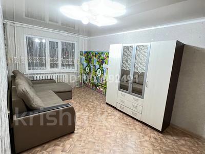 1-комнатная квартира · 32 м² · 1/5 этаж, маметова 48 — маметова назарбаев за 10.9 млн 〒 в Уральске, мкр Школьник