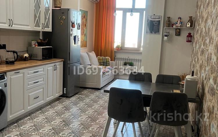 2-комнатная квартира · 77 м² · 16/17 этаж, 17-й мкр 23 за 34 млн ₸ в Актау — фото 2