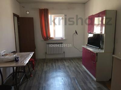 1-бөлмелі пәтер, 38 м², 1/1 қабат ай сайын, Кокжиек 16, бағасы: 80 000 〒 в Боралдае (Бурундай)