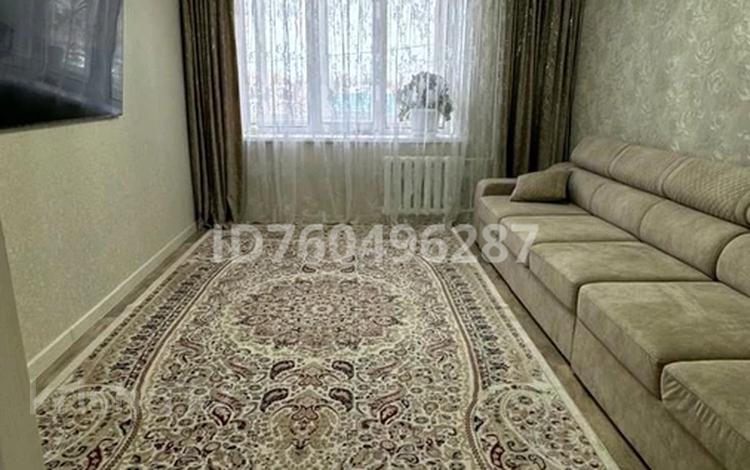 3-комнатная квартира · 61.1 м² · 2/5 этаж, Ларина за 28 млн 〒 в Уральске — фото 2