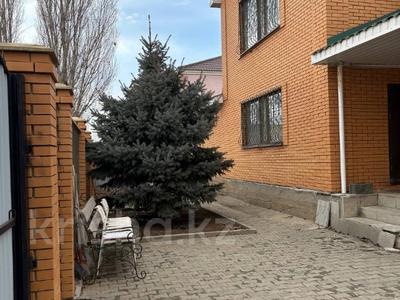 Отдельный дом · 7 комнат · 277 м² · 10 сот., мкр 12, Ахмет байтурсынова 24 за 69 млн 〒 в Актобе