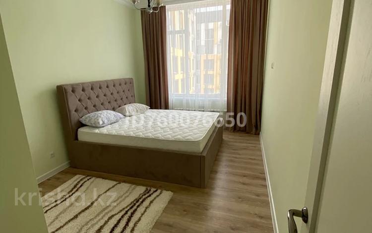 3-комнатная квартира · 90 м² · 7/9 этаж, ул. Мангилик Ел 35а за 450 000 ₸ в Астане, Есильский р-н — фото 2