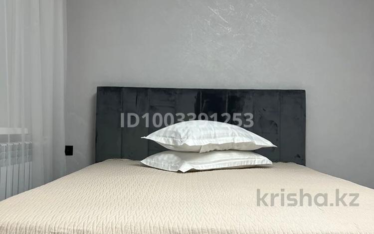1-комнатная квартира · 35 м² · 1/5 этаж, Шашубай 16 — Площадь Агыбай Батыр за 17 000 ₸ в Балхаше — фото 2