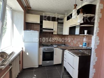 3-комнатная квартира · 56 м² · 3/5 этаж, Пришахтинск, 21й микрорайон 12 за 13 млн ₸ в Караганде, Алихана Бокейханова р-н