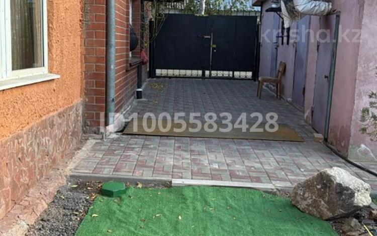 Часть дома · 3 комнаты · 79.3 м² · 3.31 сот., мкр Новый Город, ул Сарсекова 24 за 40 млн 〒 в Караганде, Казыбек би р-н — фото 3