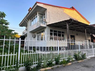 Отдельный дом · 6 комнат · 360 м² · 6 сот., мкр Думан-2, Суюнбая 24 — Коттеджный городок «Радуга» за 180 млн 〒 в Алматы, Медеуский р-н