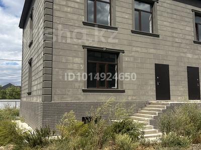 Часть дома · 5 комнат · 260 м² · 2 сот., мкр Кунгей за 50 млн ₸ в Караганде, Казыбек би р-н