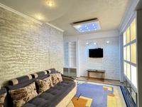 4-комнатная квартира · 65 м² · 11/12 этаж, проспект Тауке хана 29 — проспект Кунаева за 18 000 ₸ в Шымкенте, Абайский р-н