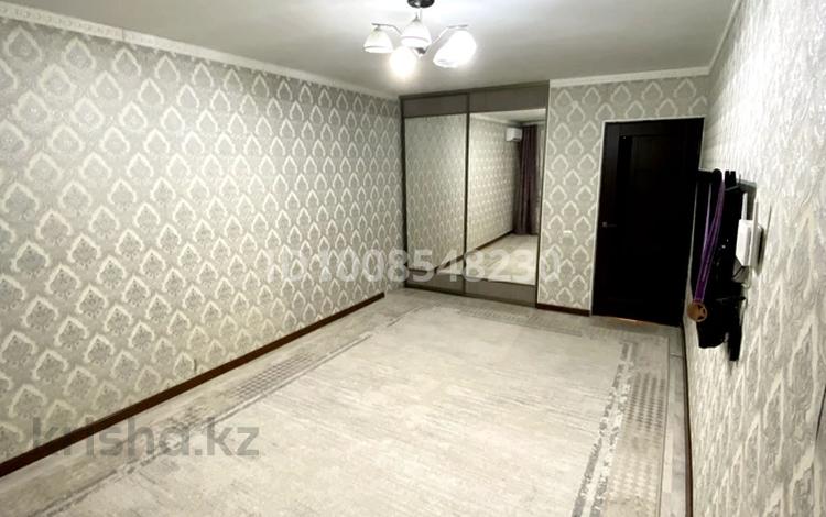 1-комнатная квартира · 42 м² · 1/9 этаж, мкр 8, 2 ш/а. 5в — Улица Сарке батыра за 13 млн ₸ в Актобе — фото 2