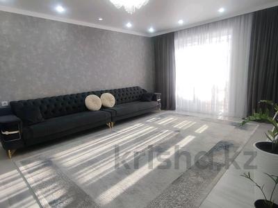 3-комнатная квартира · 100 м² · 6/9 этаж, Самал 110 — Жайык арена за 42 млн 〒 в Уральске