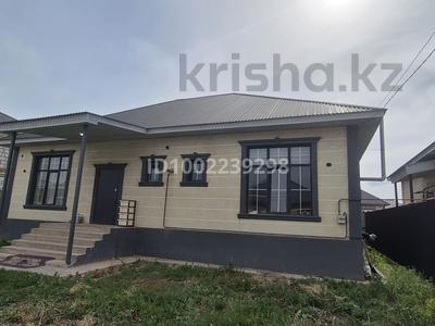 Отдельный дом · 4 комнаты · 125 м² · 5 сот., Айнаколь 61 — Рядом со школой Бердибек Сокпакбаев за 37 млн 〒 в Каскелене