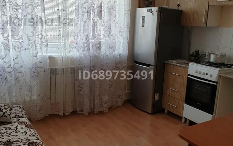 1-комнатная квартира · 47 м² · 1/5 этаж, мкр Нурсая, Пр. Елорда 67 за 15 млн ₸ в Атырау — фото 2