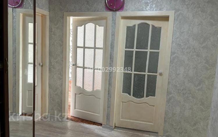 3-бөлмелі пәтер · 62 м² · 5/5 қабат, 7 микрорайон 12, бағасы: 12 млн ₸ в Темиртау — фото 2