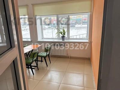 Офисы, образование, кабинеты и рабочие места · 35 м² за 150 000 〒 в Актобе, мкр. Алтын орда