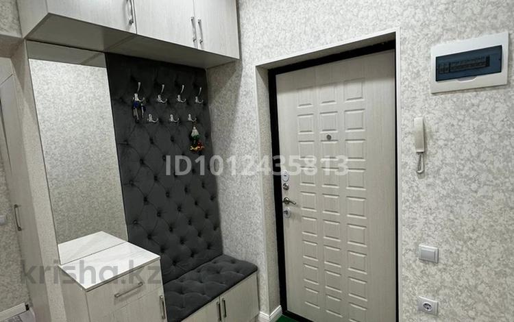 2-бөлмелі пәтер · 64 м² · 5/7 қабат, 35-мкр, 35 микрорайон 17, бағасы: 19 млн ₸ в Актау — фото 2