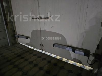 Жеке үй · 5 бөлме · 200 м² · 10 сот., мкр Нуртас, Нұртас ш/а. — Ақсүмбе мен Патеев көшесіне жақын орналасқан, бағасы: 75 млн 〒 в Шымкенте, Каратауский р-н