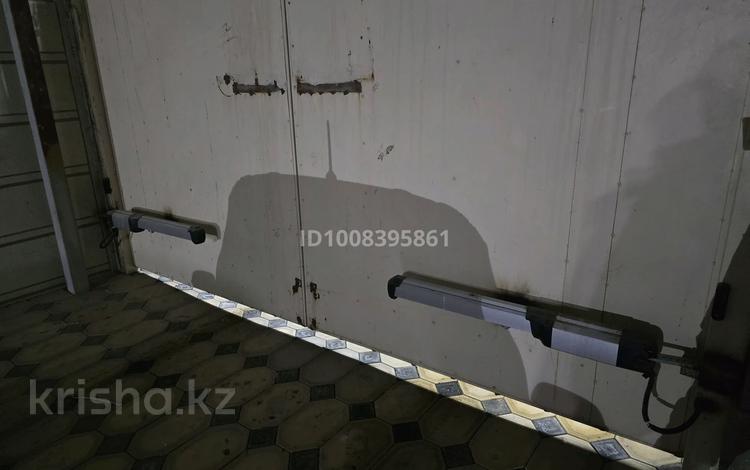 Отдельный дом · 5 комнат · 200 м² · 10 сот., мкр Нуртас, Нұртас ш/а. — Ақсүмбе мен Патеев көшесіне жақын орналасқан за 75 млн 〒 в Шымкенте, Каратауский р-н — фото 2