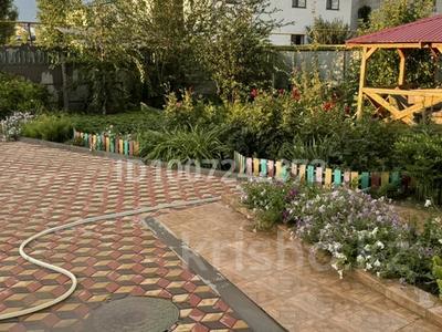 Отдельный дом · 6 комнат · 240 м² · 8 сот., Эко 53 за 45 млн 〒 в Актобе, жилой массив Кирпичный