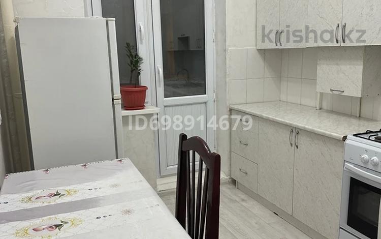 2-бөлмелі пәтер · 50 м² · 4/5 қабат, Санырак батыр — 48 школы, 8 микр 33 дом, бағасы: 85 000 ₸ в Таразе — фото 7