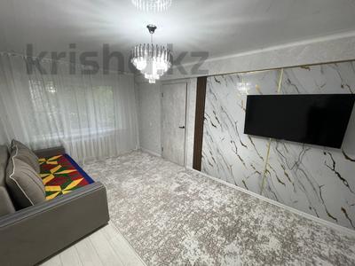 2-комнатная квартира · 43 м² · 1/5 этаж, Бурова 17 за 18 млн ₸ в Усть-Каменогорске