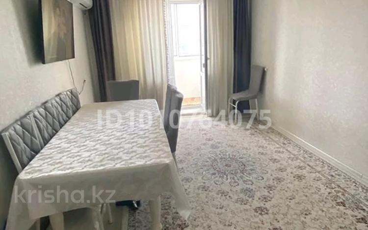 2-комнатная квартира · 52 м² · 7/9 этаж, мкр 12 28 — Супермаркет Дина за 18.8 млн 〒 в Актобе — фото 2