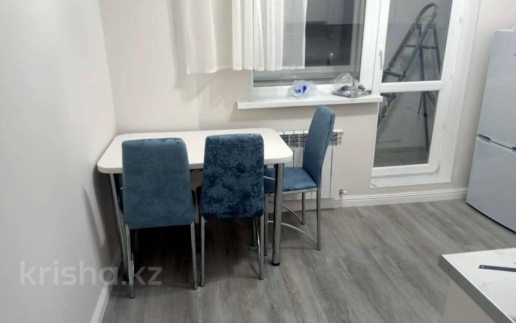 1-бөлмелі пәтер · 37 м² · 14/17 қабат, Кайым Мухамедханов 12/3, бағасы: ~ 25.6 млн ₸ в Астане — фото 3