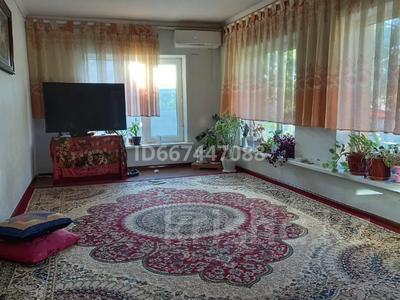 Отдельный дом · 6 комнат · 180 м² · 8 сот., Ул.Ибрагим ата 385 за 72 млн ₸ в Карабастау