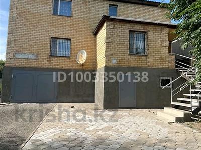 Отдельный дом · 5 комнат · 310 м² · 10 сот., Айнаколь 51 — Тд мереке за 130 млн 〒 в Астане, Алматы р-н