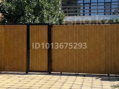 Отдельный дом · 4 комнаты · 196 м² · 3.6 сот., мкр Атырау, Тарбагатай 16а за 38.5 млн ₸