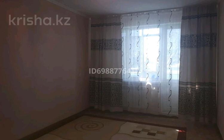 2-комнатная квартира · 45 м² · 4/5 этаж, мкр 5, Ибатова — Ибатова кошеси. мкр Сазда бизнес центр Мирдын артында. за 140 000 〒 в Актобе — фото 2