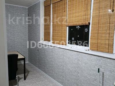 3-бөлмелі пәтер, 70 м², 2/5 қабат, 7-й мкр 17, бағасы: 26 млн 〒 в Актау, 7-й мкр