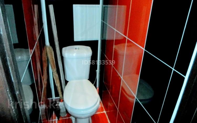 2-бөлмелі пәтер · 50 м² · 1/5 қабат, Ескалиева 186 — проспект Нурсултана Назарбаева, бағасы: 15 000 ₸ в Уральске — фото 2
