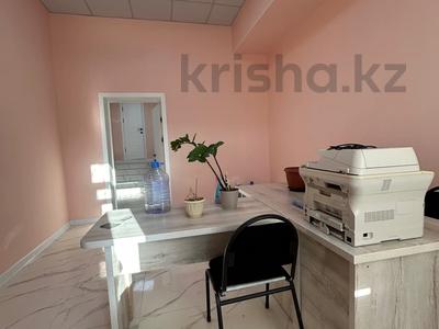 Свободное назначение, офисы, магазины и бутики, салоны красоты, медцентры и аптеки, образование, развлечения · 204 м² за 61.5 млн 〒 в Актау, 19-й мкр