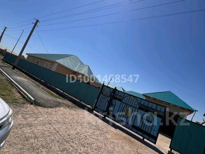 Продажа домов и дачи в Атырауской обл.: Отдельный дом · 5 комнат · 898 м² · 8.9 сот., мкр Кайнар, Кадыма сармолйна 11 за 35 млн 〒 Отдельный дом · 5 комнат · 898 м² · 8.9 сот., мкр Кайнар, Кадыма сармолйна 11 за 35 млн 〒 в Атырау