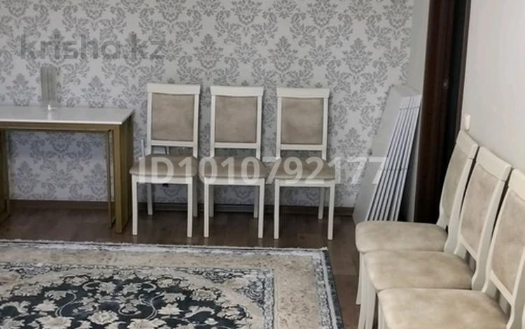 2-бөлмелі пәтер · 50 м² · 6/9 қабат, Строитель ш/а., бағасы: 22 млн ₸ в Уральске, мкр Строитель — фото 3