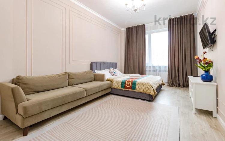 2-бөлмелі пәтер · 70 м² · 2/8 қабат, Кабанбай батыра 58 б 58 б, бағасы: 20 000 ₸ в Астане, Есильский р-н — фото 2