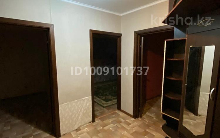 3-комнатная квартира · 64 м² · 4/5 этаж, мкр Строитель 21 за 21 млн ₸ в Уральске — фото 2