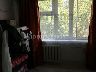 1-комнатная квартира · 18 м² · 5/5 этаж, Хамида Чурина — Школа номер 17 и 19 за 4 млн ₸ в Уральске, мкр Школьник