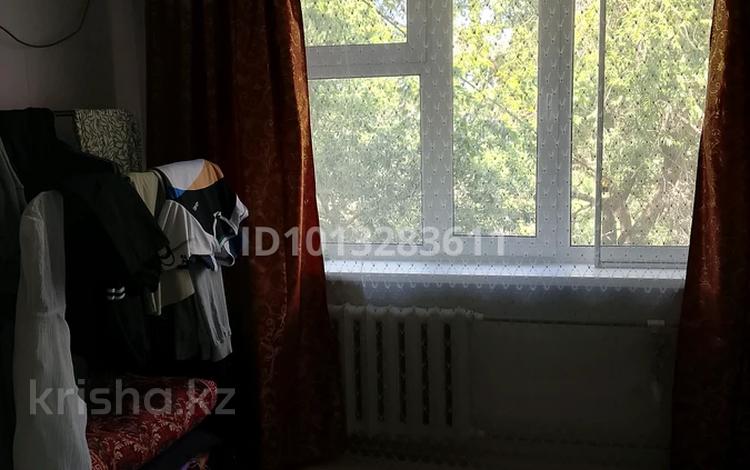 1-комнатная квартира · 18 м² · 5/5 этаж, Хамида Чурина — Школа номер 17 и 19 за 4 млн ₸ в Уральске, мкр Школьник — фото 2