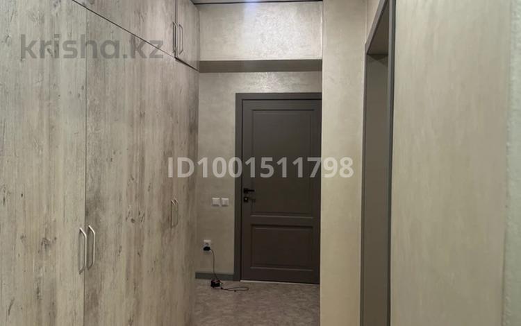 2-бөлмелі пәтер · 82 м² · 4/9 қабат, Ладожская 5 — Камзина-Ладожская, бағасы: 37 млн ₸ в Павлодаре — фото 2