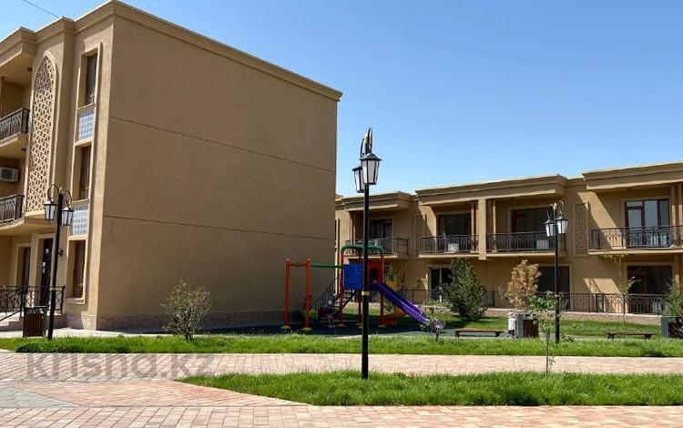 2-комнатная квартира, 80 м², 2/3 этаж, Б. Батырбекова за 35.2 млн 〒 в Туркестане — фото 2