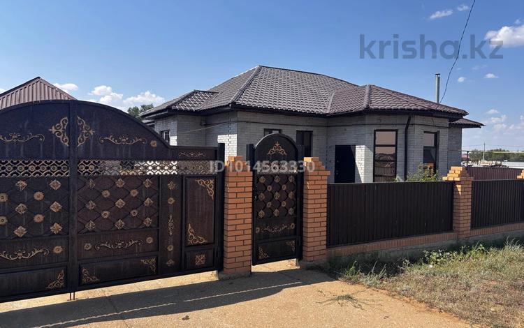 Отдельный дом · 4 комнаты · 162.8 м² · 10 сот., Комсомольское, Алтын адам 82 за 25 млн ₸ в Актюбинской обл. — фото 3