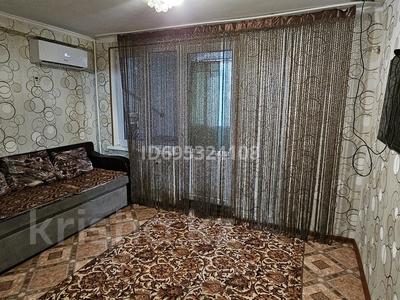 2-комнатная квартира · 52 м² · 4/5 этаж, 5мкр 10 — Саттилик магазин за 10 000 〒 в Жанатасе