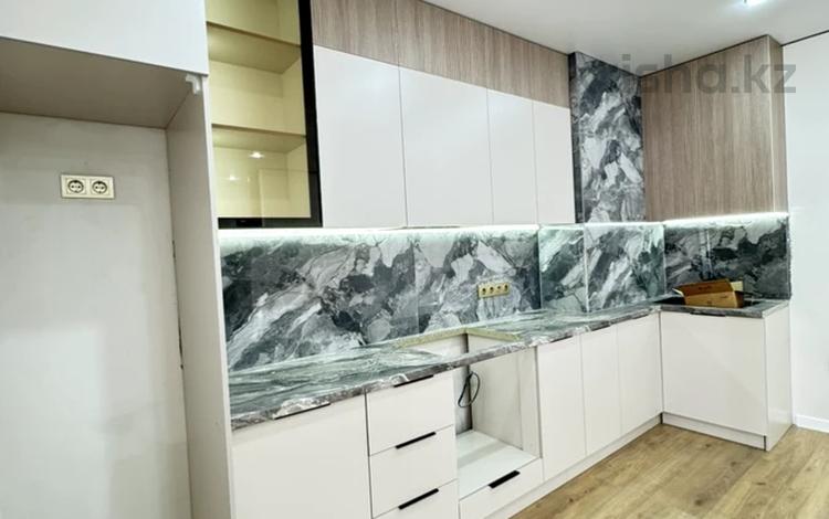 3-бөлмелі пәтер · 65 м² · 10/12 қабат, омарова 1/5, бағасы: 42 млн ₸ в Алматы, Алатауский р-н — фото 2