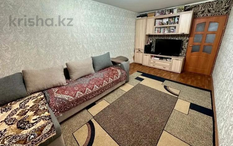 2-комнатная квартира, 55 м², 2/5 этаж, мкр Аксай-4 52