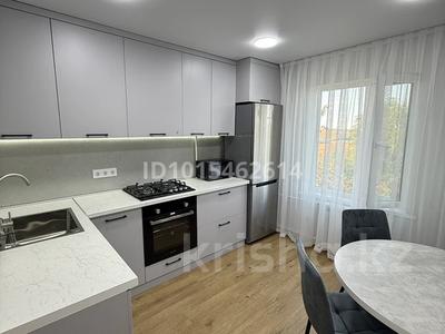 2-комнатная квартира · 54 м² · 4/5 этаж, мкр Мамыр-7 8 — Абая -Момышулы за 400 000 ₸ в Алматы, Ауэзовский р-н