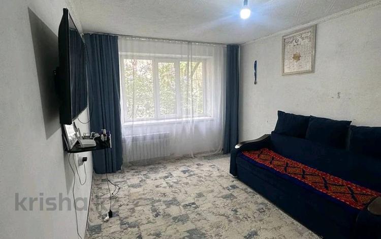 1-комнатная квартира, 32 м², 1/5 этаж, 5мкр за 8.8 млн 〒 в Талдыкоргане, мкр Самал — фото 2
