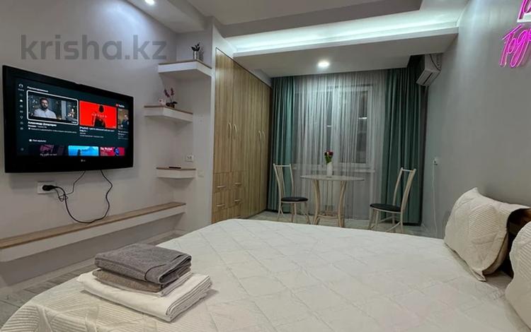 1-комнатная квартира · 34 м² · 9/12 этаж, Шевченко 85 — Сейфуллина за 18 000 ₸ в Алматы, Алмалинский р-н — фото 2